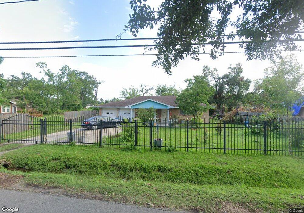 307 Lindale St, Houston, TX 77022 - photo 1