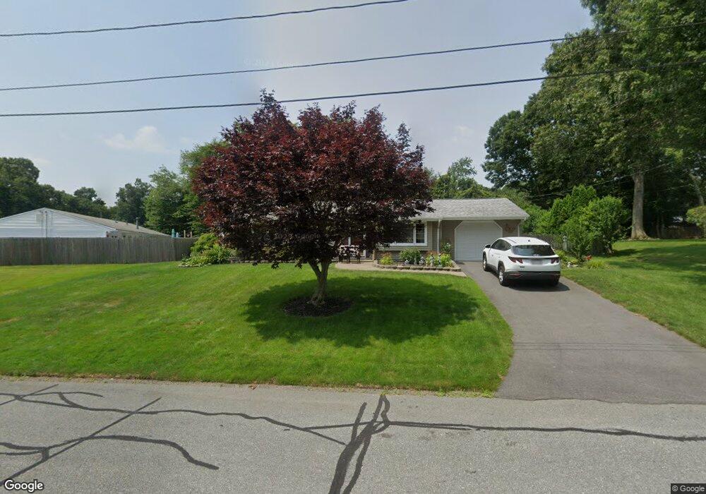 4 Seneca Cir, South Dartmouth, MA 02748 - photo 1