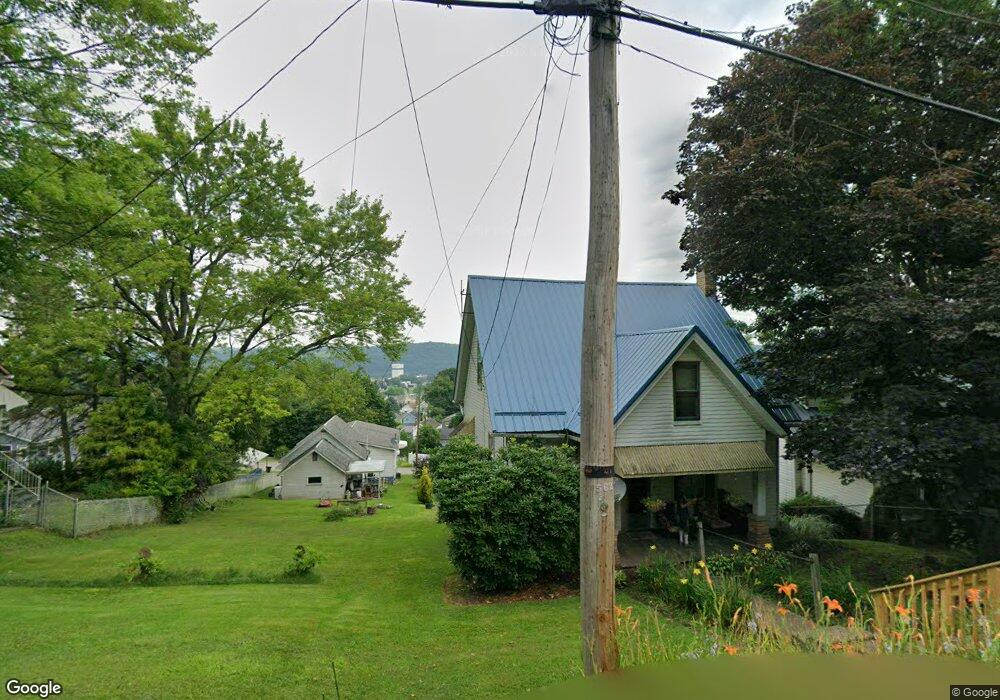 214 Bryant St, Vandergrift, PA 15690 - photo 1