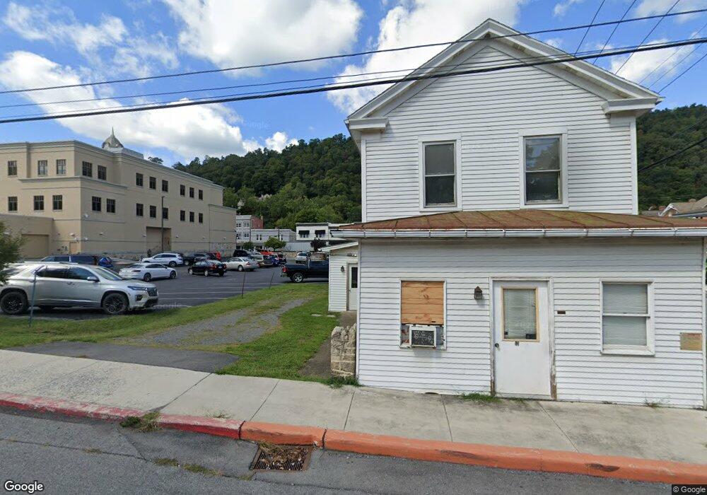 49 N Mercer St, Berkeley Springs, WV 25411 - photo 1