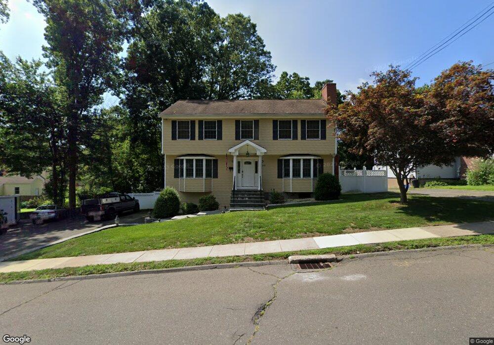 495 Connors Ln, Stratford, CT 06614 - photo 1