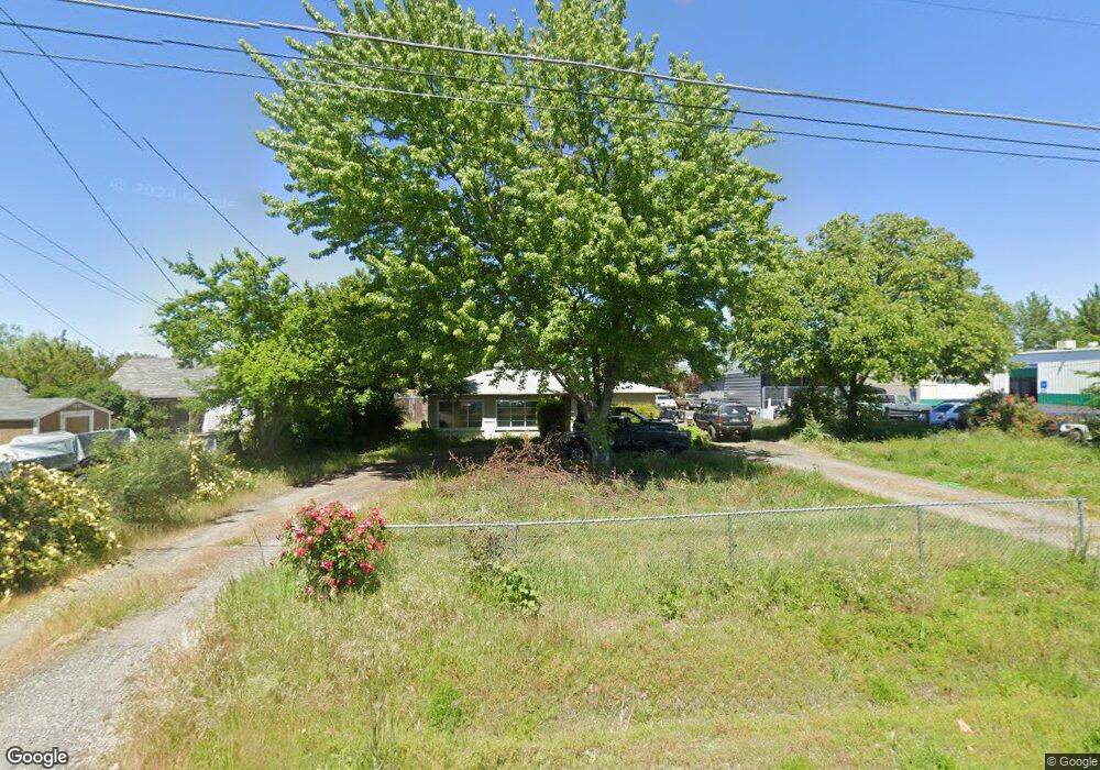 925 Gilman Rd, Medford, OR 97504 - photo 1
