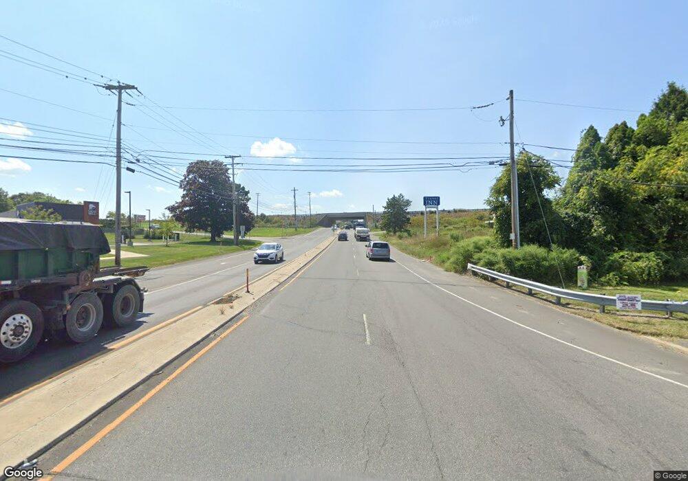 512 E Moorestown Rd, Wind Gap, PA 18091 - photo 1