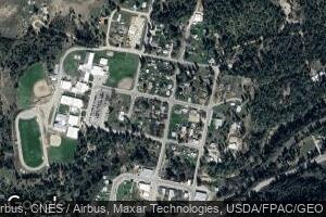 417 N 1st St, Springdale, WA 99173