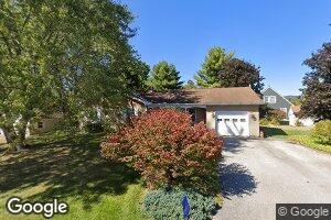 17 Sunset Dr, North Bennington, VT 05257