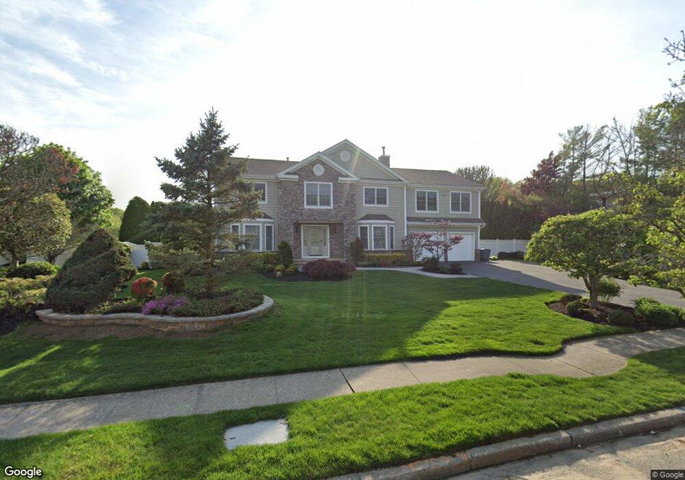 96 Caramel Rd, ComMacK, NY 11725 - photo 1