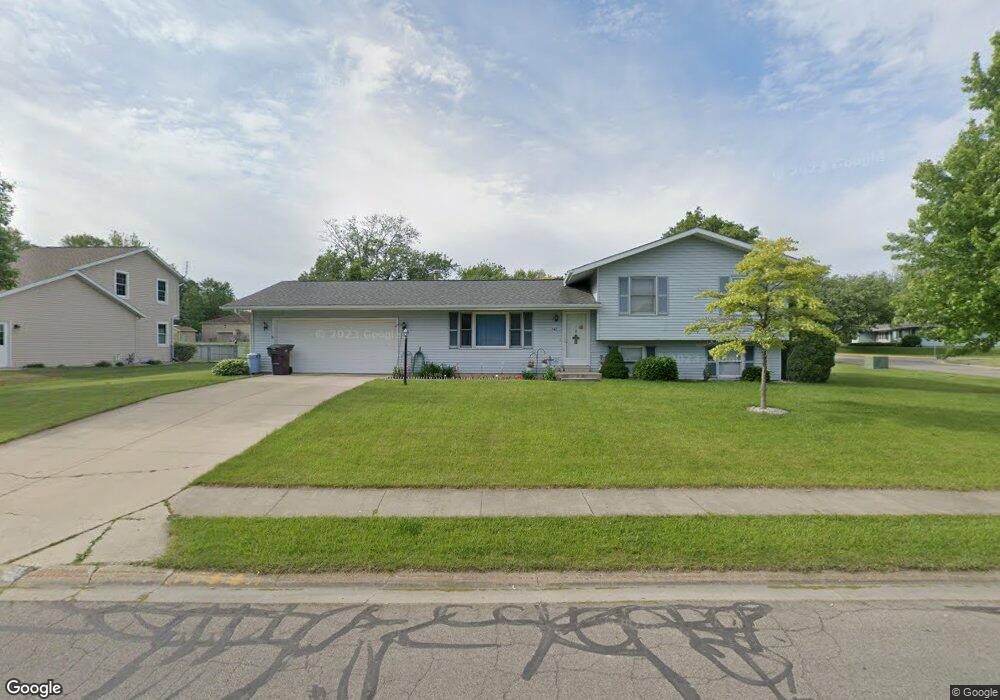 547 Mohawk Dr, Nappanee, IN 46550 - photo 1