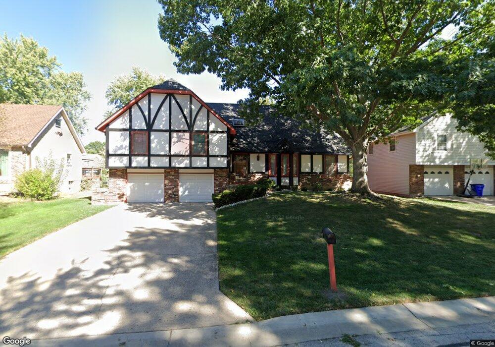 6611 Westgate Ln, Shawnee, KS 66216 - photo 1