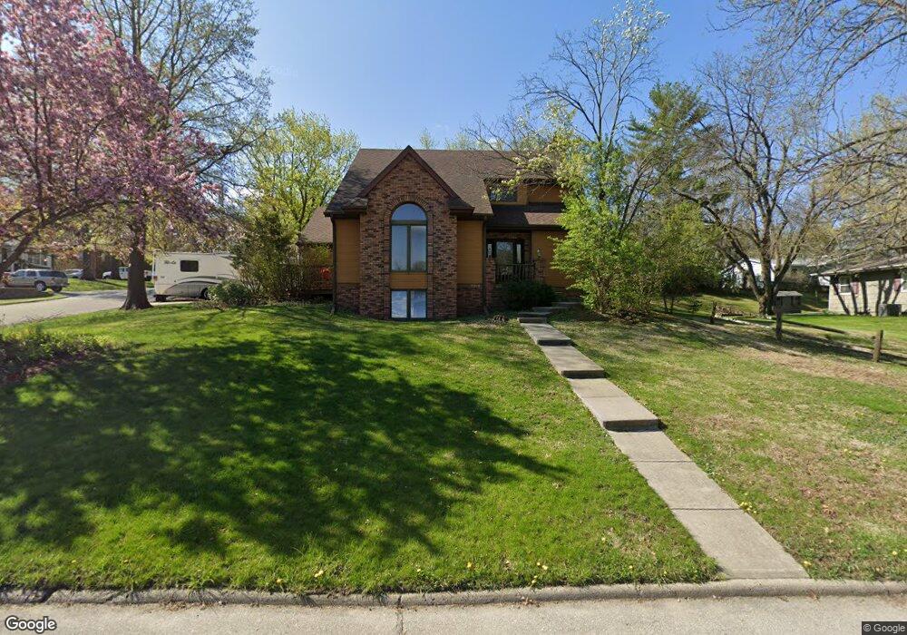 1301 S 3rd Ave W, Newton, IA 50208 - photo 1