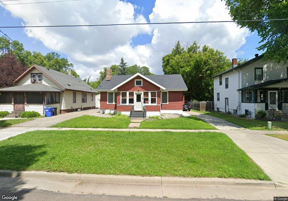 1429 8th Ave S, Fargo, ND 58103 - photo 1
