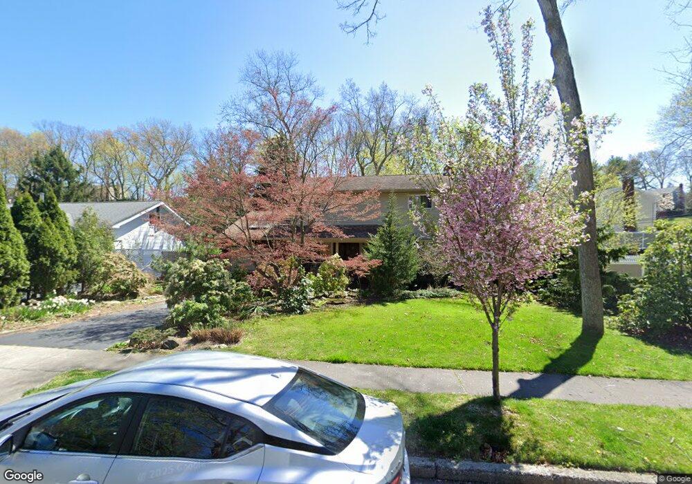 30 Somerset Dr, ComMacK, NY 11725 - photo 1