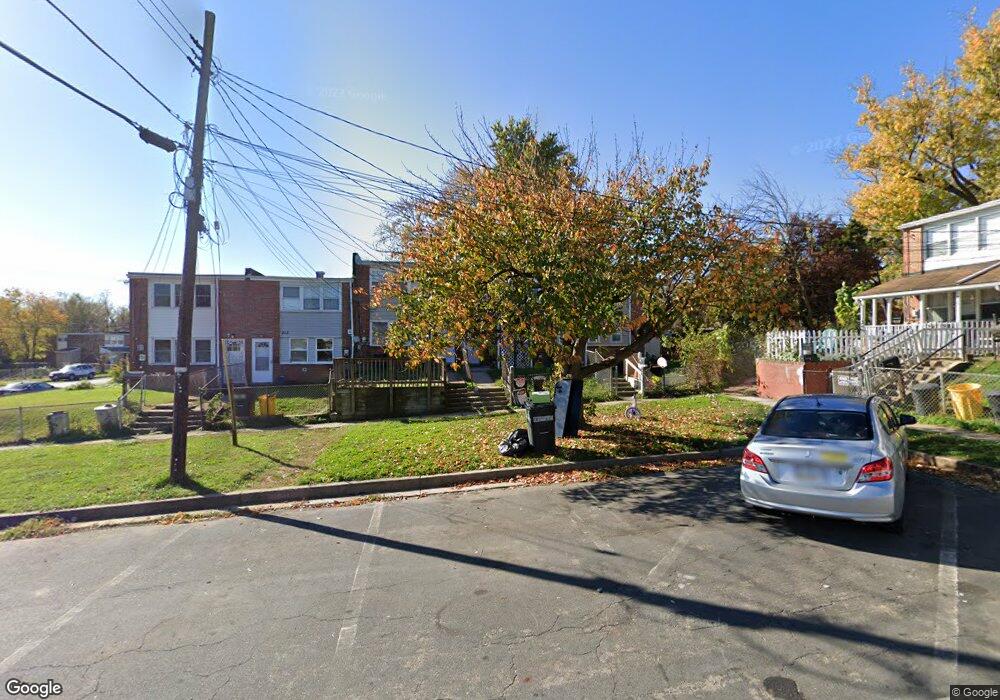 809 Regis Ct, Halethorpe, MD 21227 - photo 1