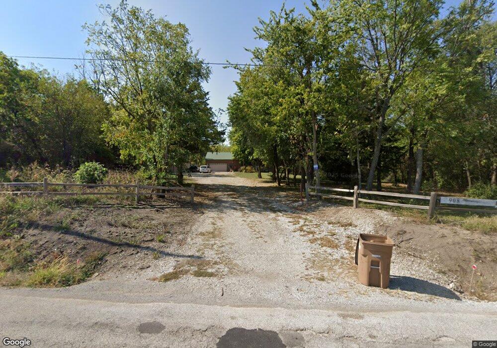 908 S Prairie Ln, Raymore, MO 64083 - photo 1