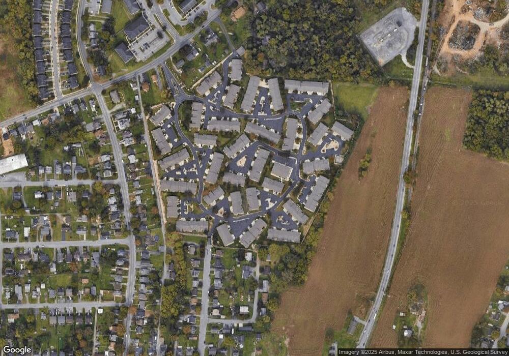 210 Sunbrook Ln, Hagerstown, MD 21742 - photo 1