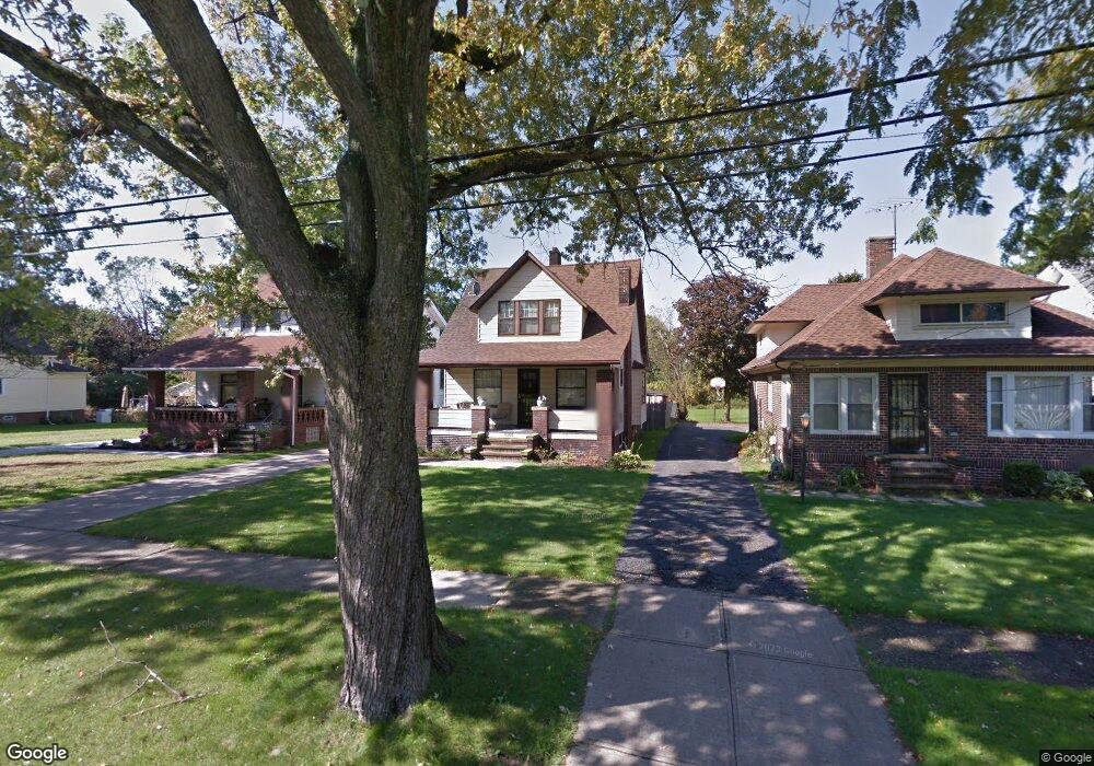 5208 Anthony St, Maple Heights, OH 44137 - photo 1