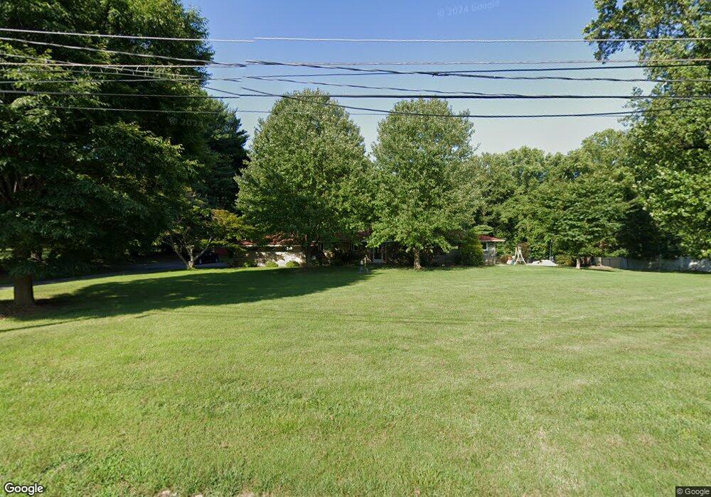 800 Crestview Dr, Springfield, PA 19064 - photo 1