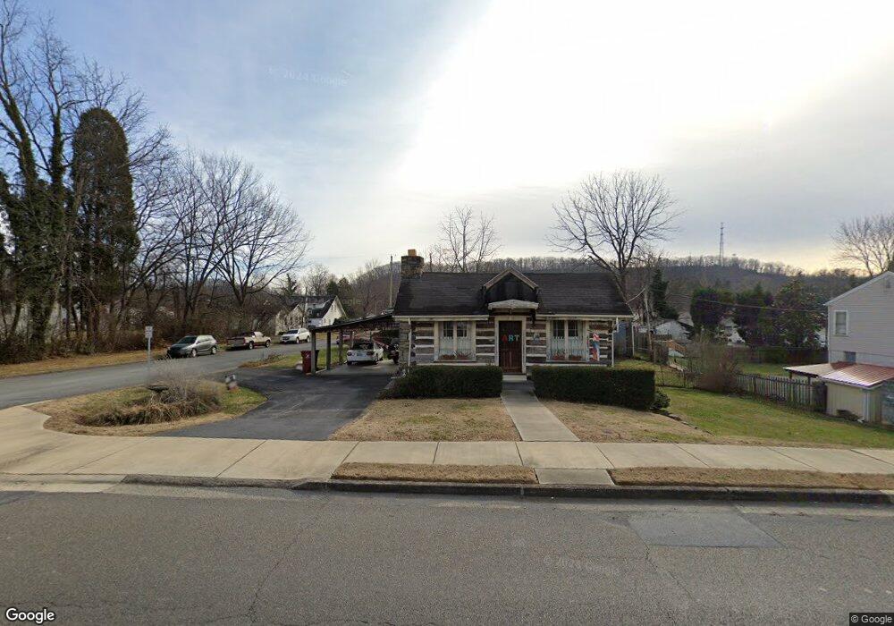 914 E Unaka Ave, Johnson City, TN 37601 - photo 1