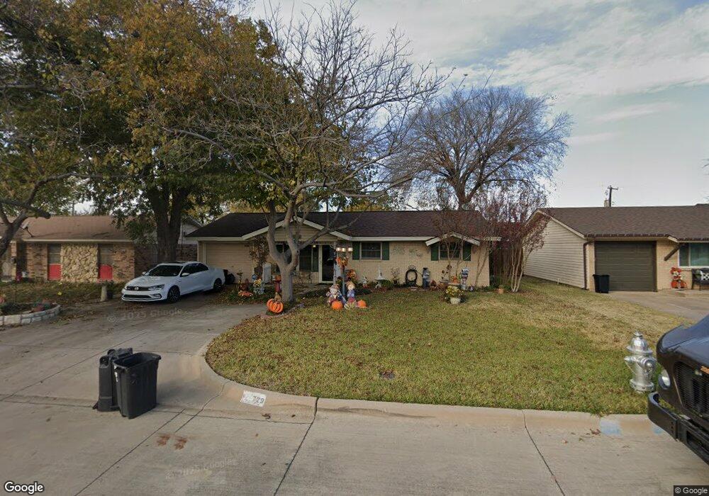 729 Tanglewood Dr, Hurst, TX 76053 - photo 1