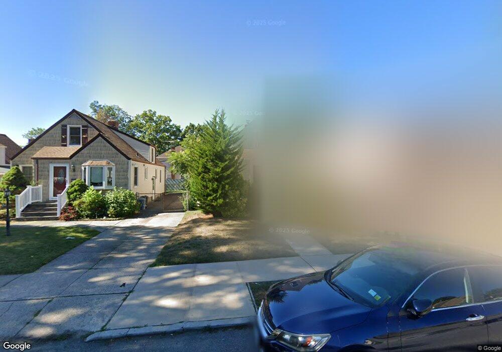 7630 266th St, New Hyde Park, NY 11040 - photo 1