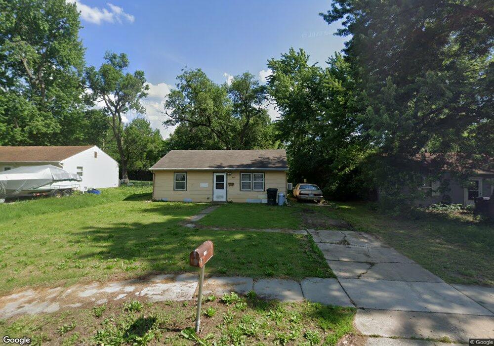 341 SE 36th St, Topeka, KS 66605 - photo 1