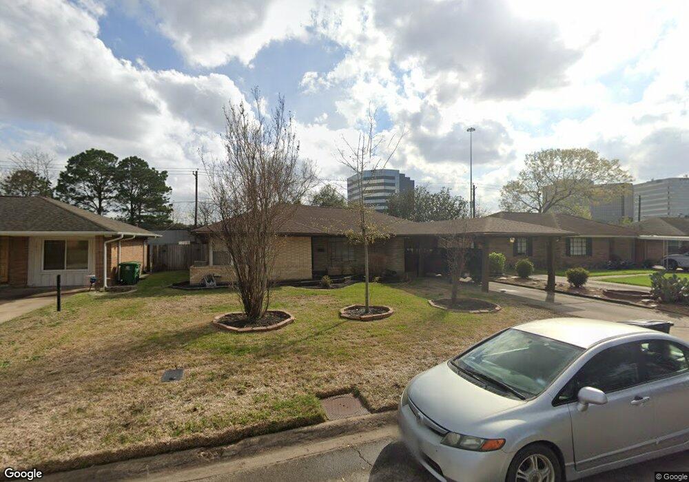 1015 W 30th St, Houston, TX 77018 - photo 1