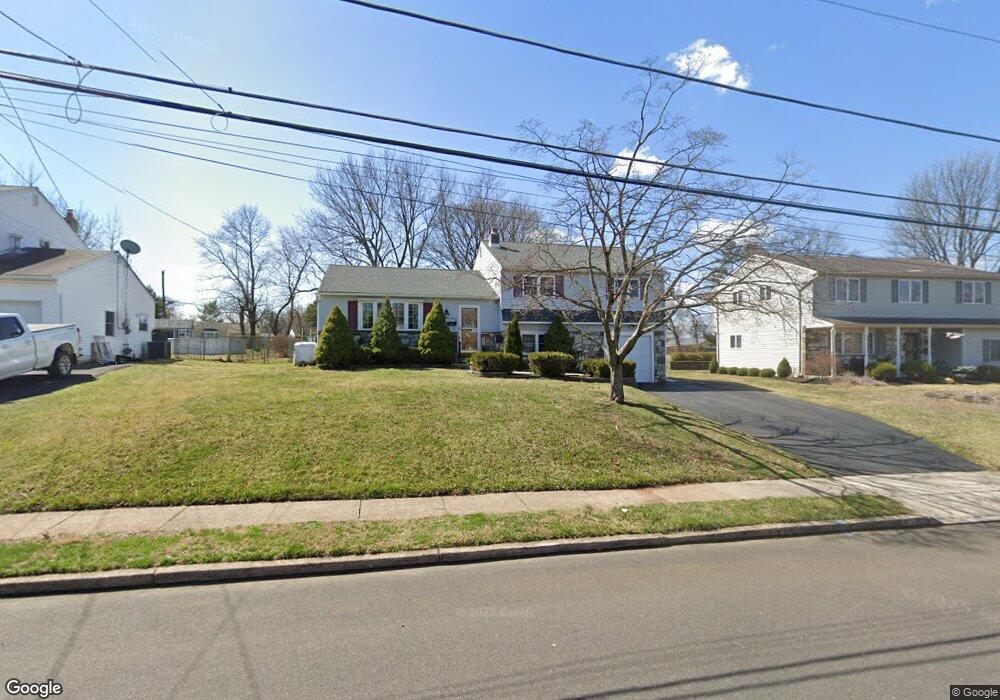 512 Fisher Ln, Warminster, PA 18974 - photo 1