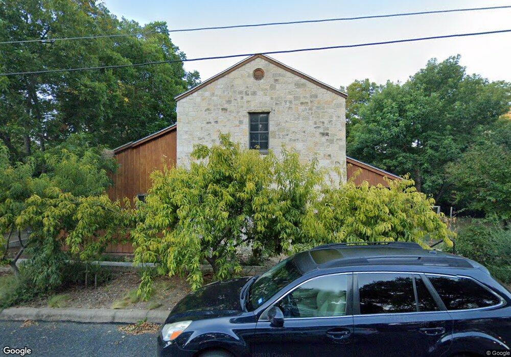 103 E Schubert St, Fredericksburg, TX 78624 - photo 1