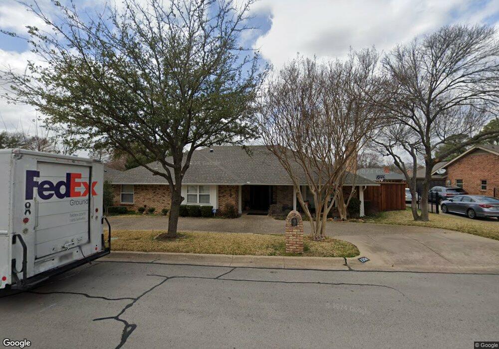 1204 Crowley Rd, Arlington, TX 76012 - photo 1