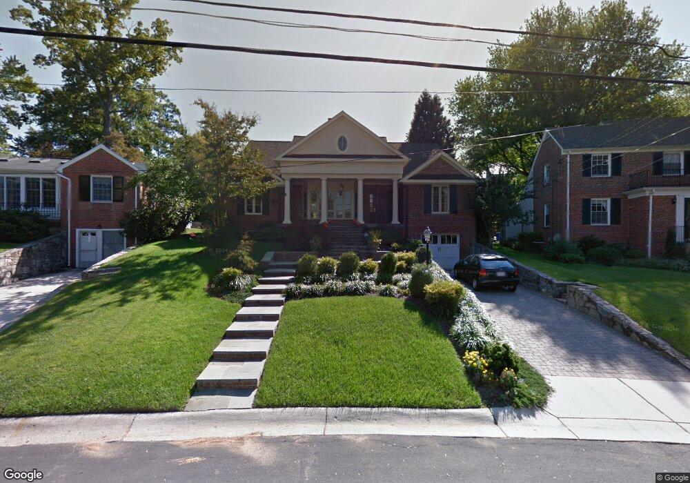 7004 Bybrook Ln, Chevy Chase, MD 20815 - photo 1