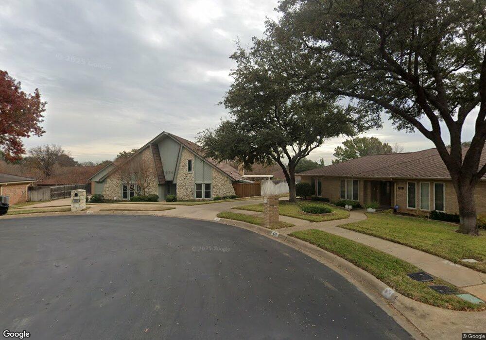 424 Wren Ct, Bedford, TX 76021 - photo 1