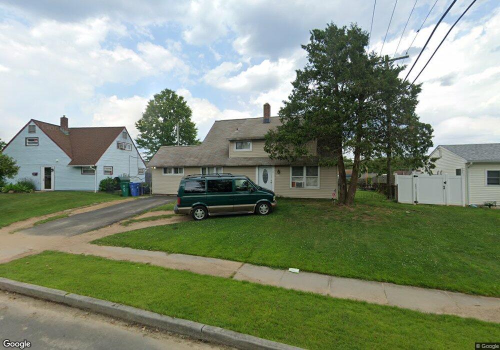 6 Robin Hill Ln, Levittown, PA 19055 - photo 1