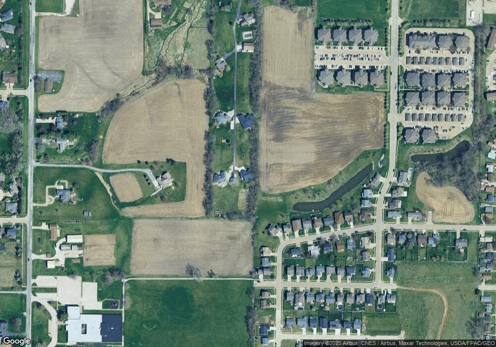 4833 W Locust St, Davenport, IA 52804 - photo 1