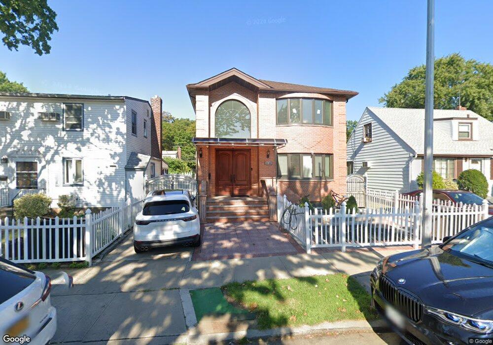 4946 166th St, Flushing, NY 11365 - photo 1