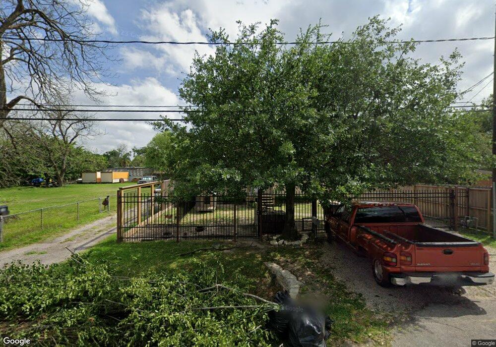 1216 De Boll St, Houston, TX 77022 - photo 1