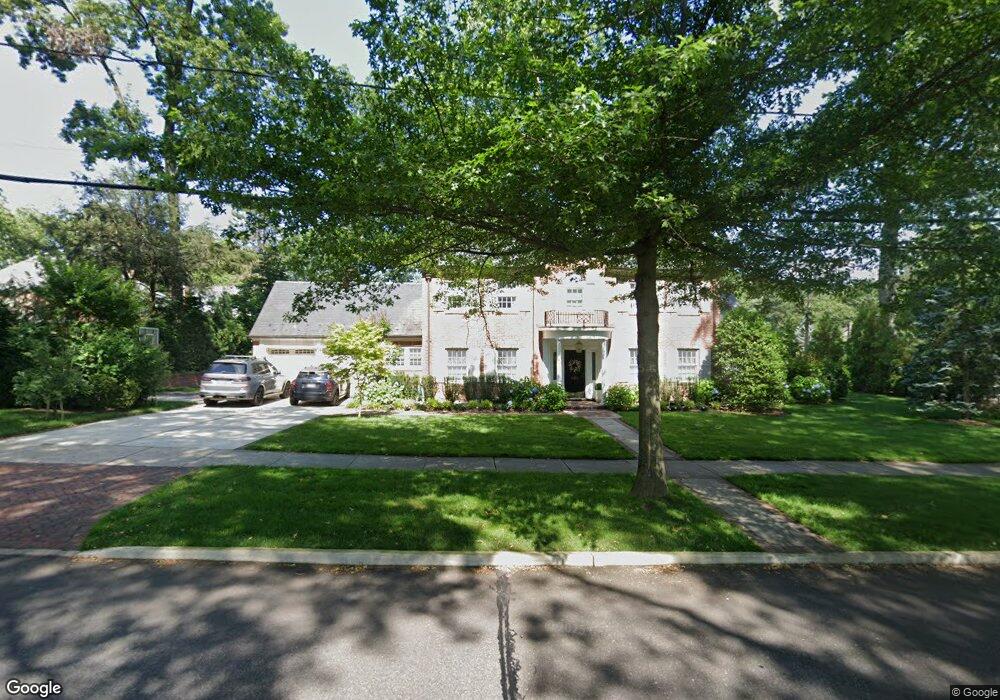 188 Manhasset Woods Rd, Manhasset, NY 11030 - photo 1