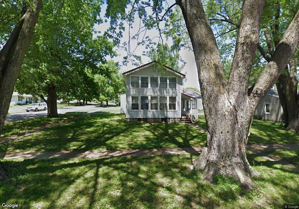 723 W 3rd St, Cedar Falls, IA 50613 - photo 1