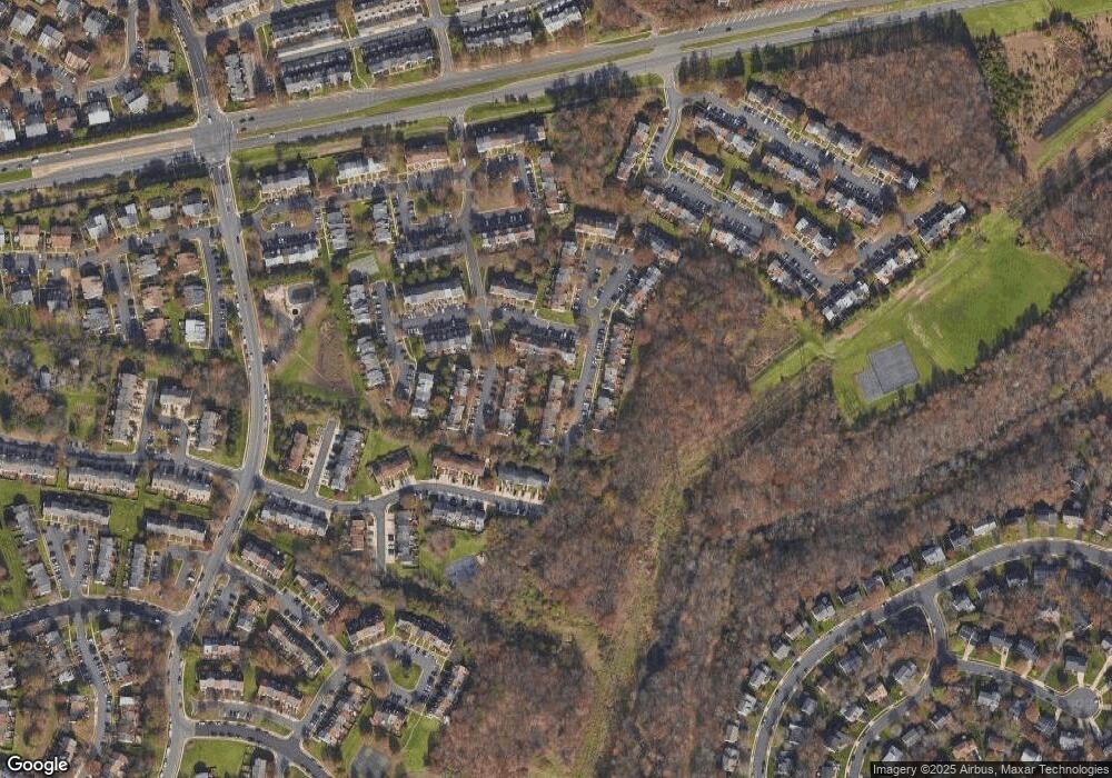 13917 Gunners Place, Centreville, VA 20121 - photo 1