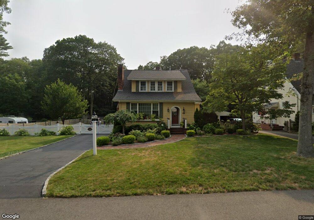 228 Lincoln St, Franklin, MA 02038 - photo 1