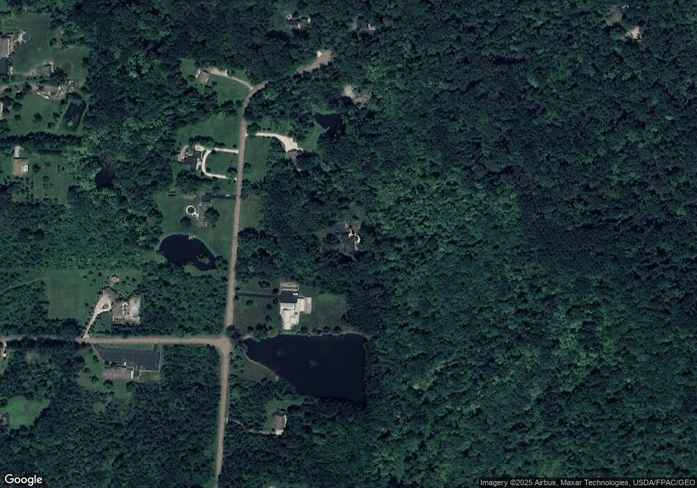 11255 Lake Forest Dr, Chesterland, OH 44026 - photo 1