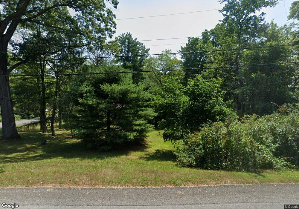 1034 Mohegan Rd, Schenectady, NY 12309 - photo 1