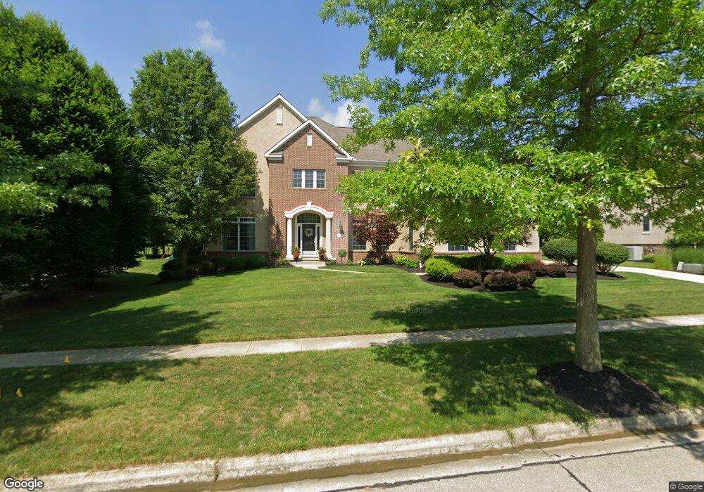 9926 Macdonald Dr, Dublin, OH 43017 - photo 1