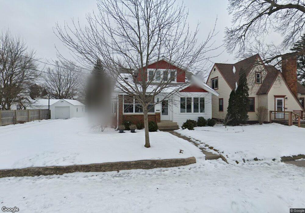 817 Graceland St NE, Grand Rapids, MI 49505 - photo 1