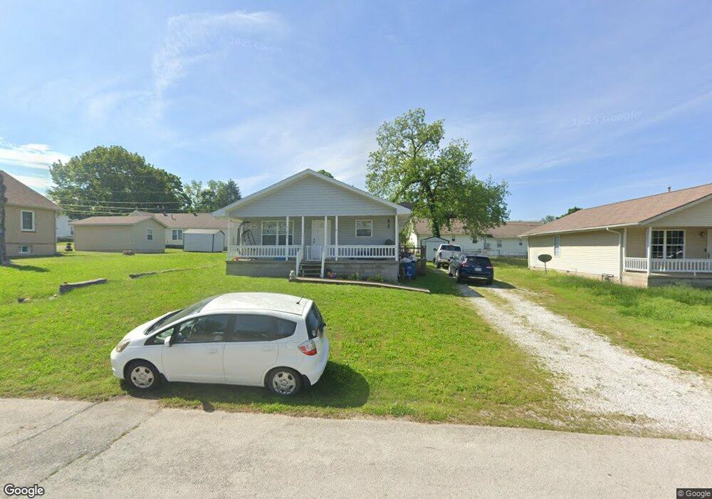 1208 Grove St, Carthage, MO 64836 - photo 1