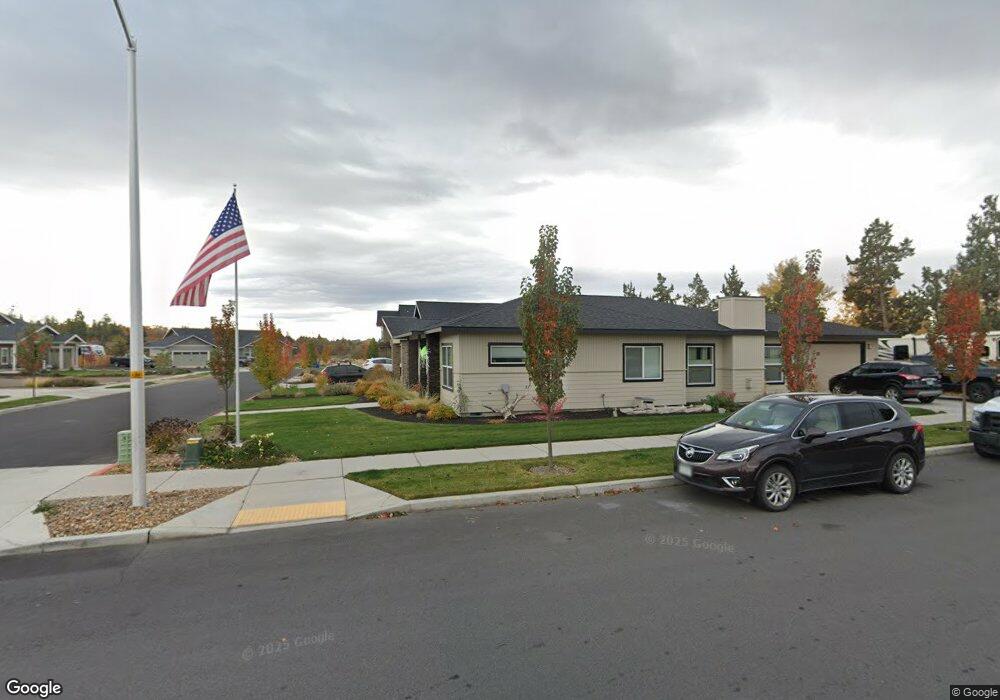 547 NW Rimrock Ct, Redmond, OR 97756 - photo 1