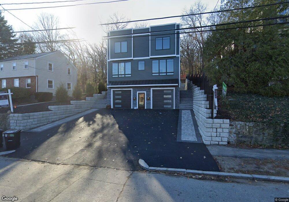 368 Massachusetts Ave unit 2, Lexington, MA 02420 - photo 1