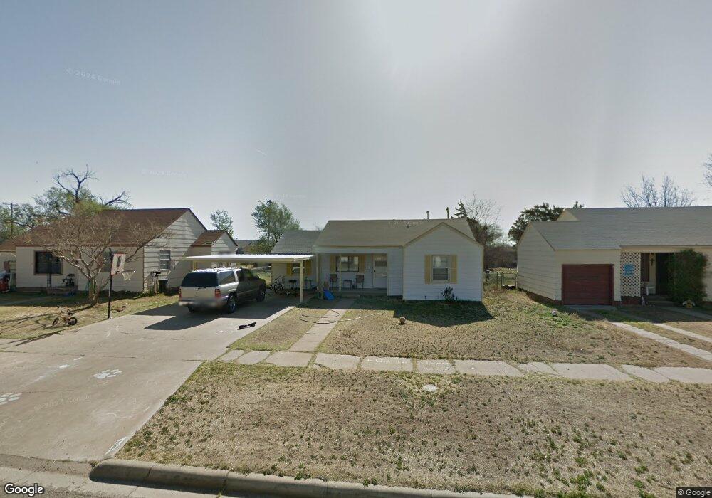 306 Aileen St, Plainview, TX 79072 - photo 1