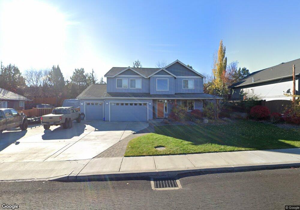 3750 SW Salmon Ave, Redmond, OR 97756 - photo 1