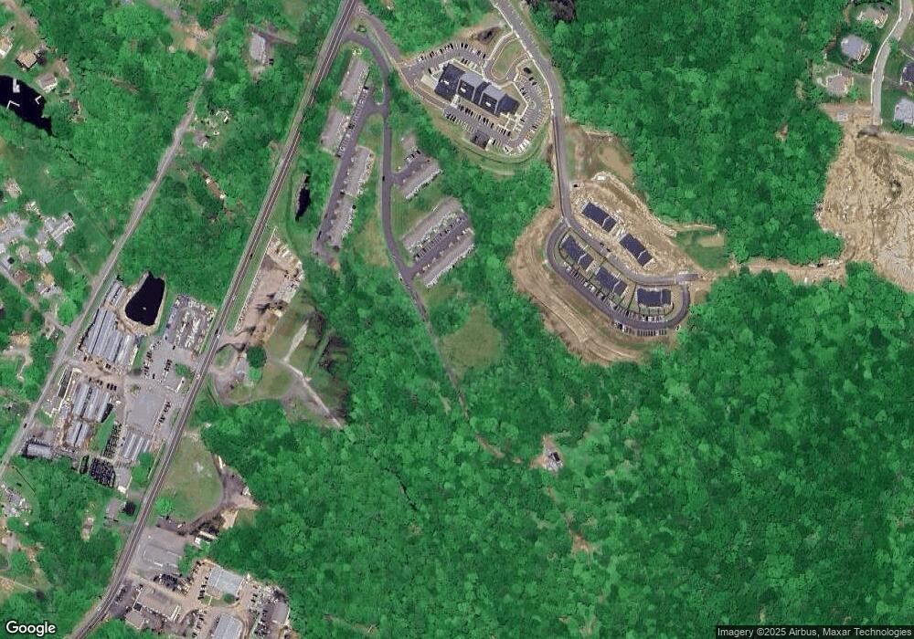 303 Lake Vista Dr unit 303, East Hampton, CT 06424 - photo 1