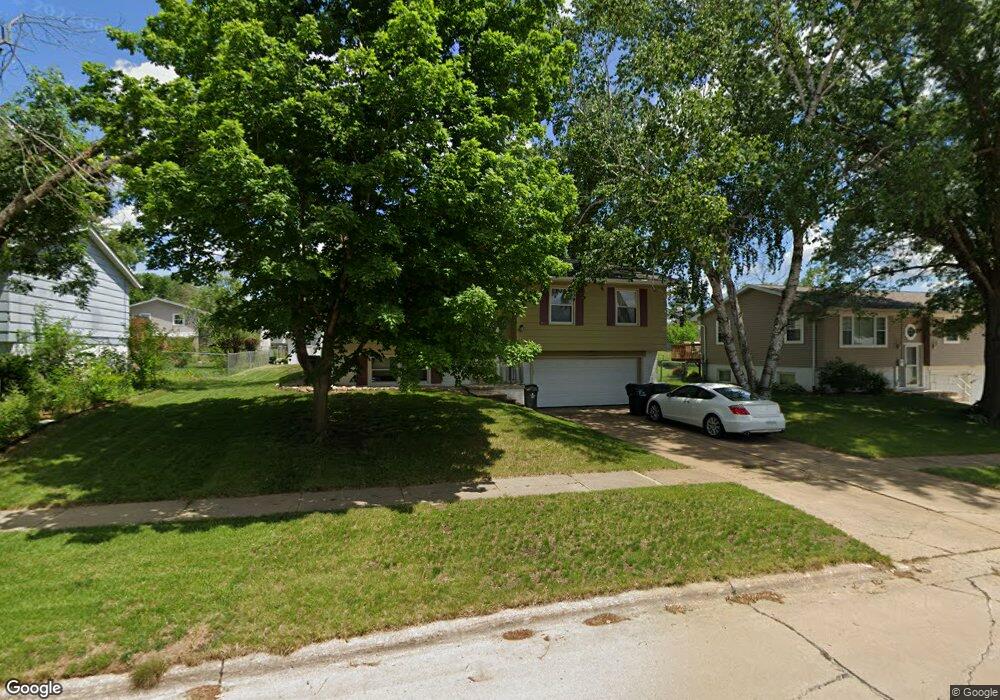 151 32nd St NW, Cedar Rapids, IA 52405 - photo 1