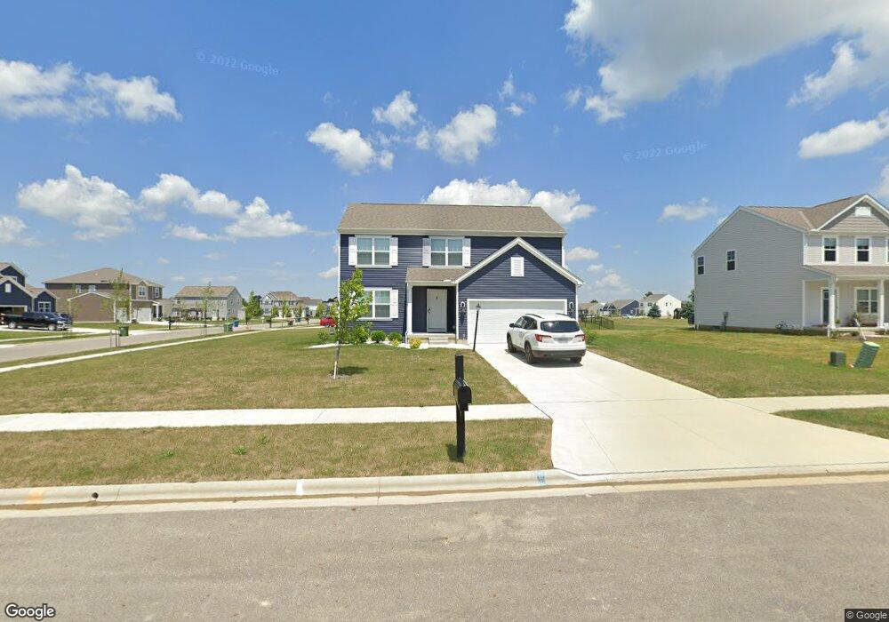 800 Forest Edge Ct, Marysville, OH 43040 - photo 1